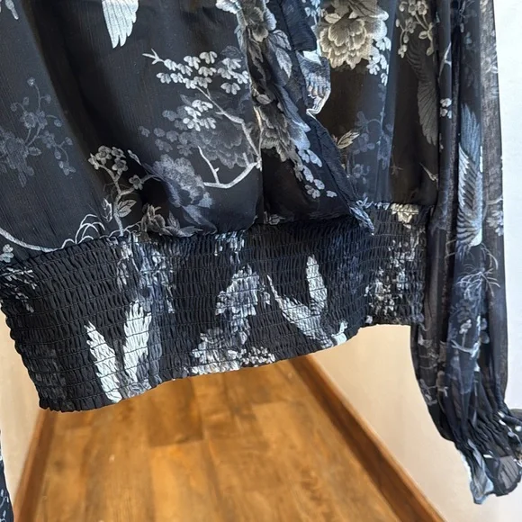 Elegant Black Floral Women's Top small. NWOT - Picture 5 of 8
